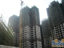 七星公馆楼中楼 边套,新装五房未入住三面采光。