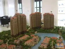 沿湖一排独栋别墅看外湖景前后花园使用面积达1000平