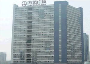 万达锦华城 1室0厅 南