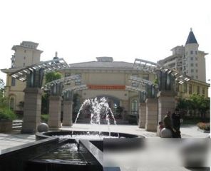 地铁口医院旁楼下商场方便低总价过渡