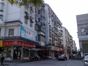 楼层好,采光充足,视野开阔,配套设施完成。