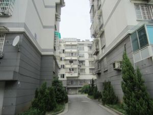 北海龙山,房东诚心出售,带二个车位,看房提前联系