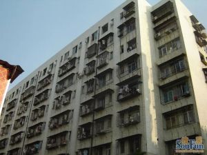 二七广场西大街地铁口电梯小户型,朝南一室一厅