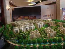 小区是干挂石材外立面,园林景观,自带会所,诚售!