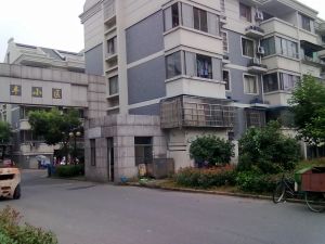迎丰小区万达商圈满五唯一中间楼层精装修采光好