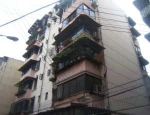 南灯巷2号 4室2厅 东