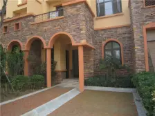 小区环境优美 毛坯房 四室两厅发挥空间大