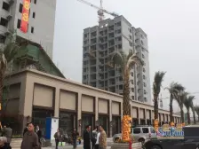 长生桥轻轨站旁 清水跃层大户型 楼下商场