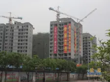 轻轨房,业主诚心出售,实木家具,看房方便