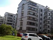 小高层洋房,房子套型好,有朝南车库18平,满5年。