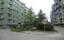 二七多层好楼层东边套大三房带10平附房。