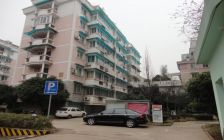 此房满2年,省税费,房东自住装修清爽