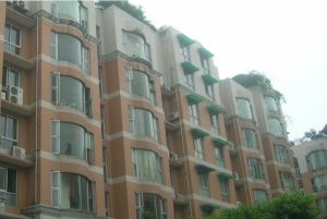 交大路199号附8号 4室2厅 北