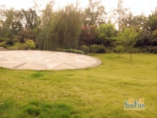 南山脚下,庆隆高尔夫小高层,看湖看小区中庭