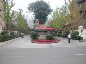 英伦半岛4室2厅东南