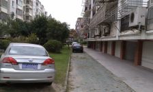 锦江苑楼中楼 楼下99.41 楼上51.01 四个房间。