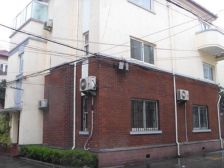 繁华地段,客厅带阳台,精装修,得房率高,小户型,近商圈