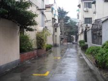 繁华地段,客厅带阳台,精装修,得房率高,小户型,近商圈