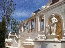 照母山 融创凡尔赛花园一期别墅三房380万