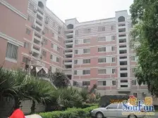 此房产权满5年,地铁口。户型方正,业主诚意出售