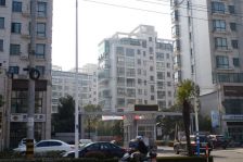 精装修,地段好,诚心出售的。。。。。