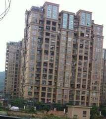 老城区中心,好楼层四房大阳台,带车库