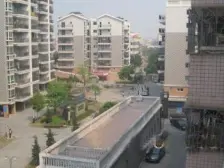 宝龙旁岳口小区好楼层三房诚意出售