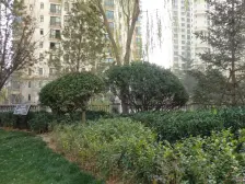 地铁口 格林小镇 三室 精装修 随时看房 无遮挡