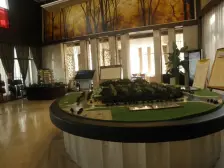 东站旁精装四房带地暖带小花园,业主诚心出售