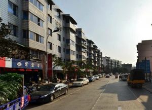 荣煜亲河名居2室1厅南