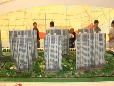 南北通透大三房,自住精装修,地铁口,业主诚心出售