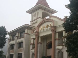 满五年,花园小区,住的舒服,随时可以看房