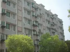 房子正面就是青山湖公园 ,空气好休闲健身的好地方