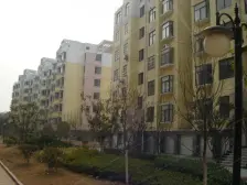 顶楼复式户型 使用面积大 采光好落地窗