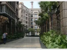 出行和生活都很便利的小户型住宅,自带小区园林