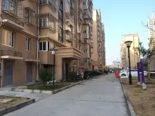 紫东花苑 有车库 精装修房 房东诚心出售。。。。。