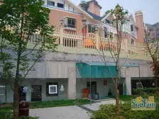 一楼带院子 精装修满五诚意出售 看房方便