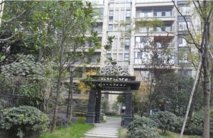 绿地海珀香庭1室1厅东南