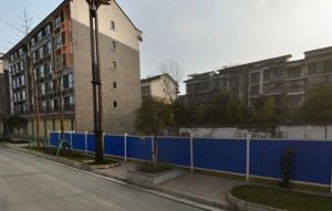 凤凰里小区 4室3厅 东南