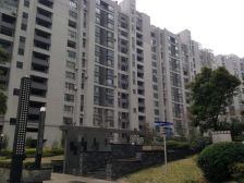 万通城西区前排,复式,大面积。