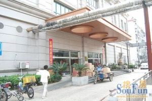 外國語电梯标准一室一厅有天然气总价低
