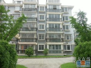 曹安花园电梯复试房型好带露台满五年诚心卖