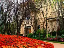 此房满两年,楼间距巨大视野采光很棒,装饰好伶包入住