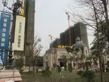 此房满五,采光通透户型实用,望小区花园,安静舒适