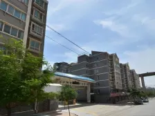 房子产权清晰 格局方正 90平米露台 精装修