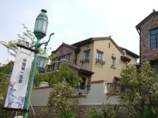 大别墅,户型大,花园大大,一线临湖,美景尽收!