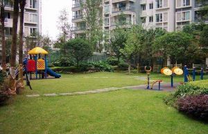 蔚蓝花城B区4室2厅东南