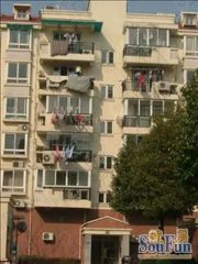 城区地段中层大3房,南向单位保养好,诚心出售可看房