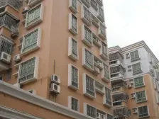 业主诚意出售,保养好,交通便利,地理位置方便