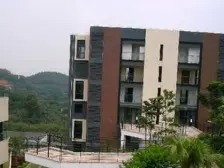 此房位置优越视野开阔景观美,一楼还带有花园